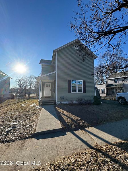 4th image of 62 Mohican Street