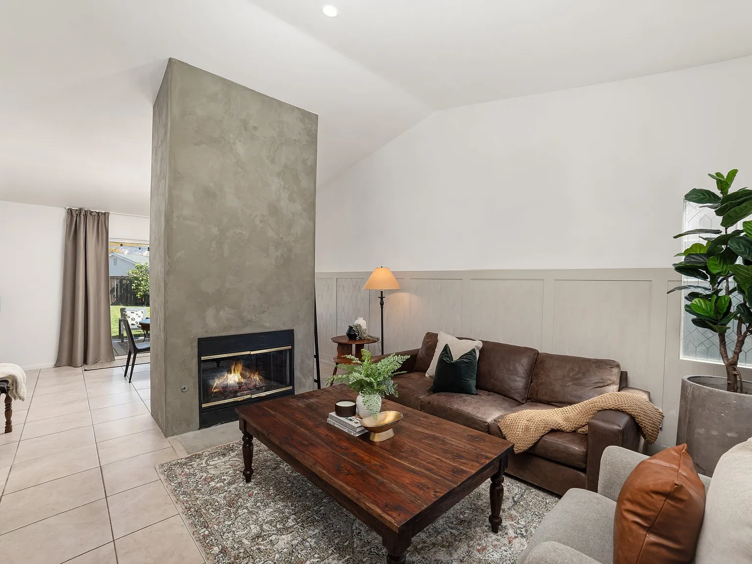 3 bed, $3,900 — Photo 2