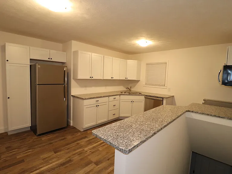 517 Maple St — Photo 14