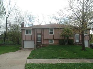 8922 Haskins St, Lenexa, KS 66215