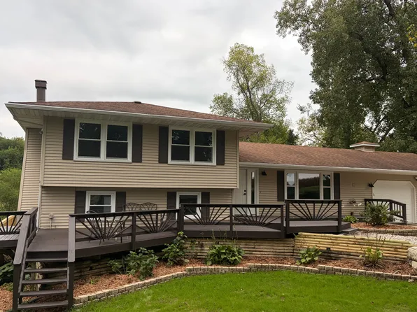 1018 N Greengold Rd, Hanna City, IL 61536