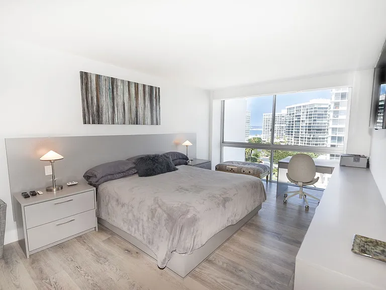 1810 Avenida Del Mundo #704 — Photo 21