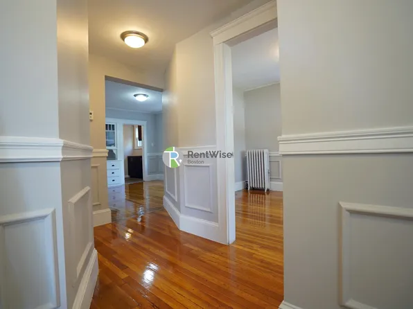 136 Arlington St, Brighton, MA