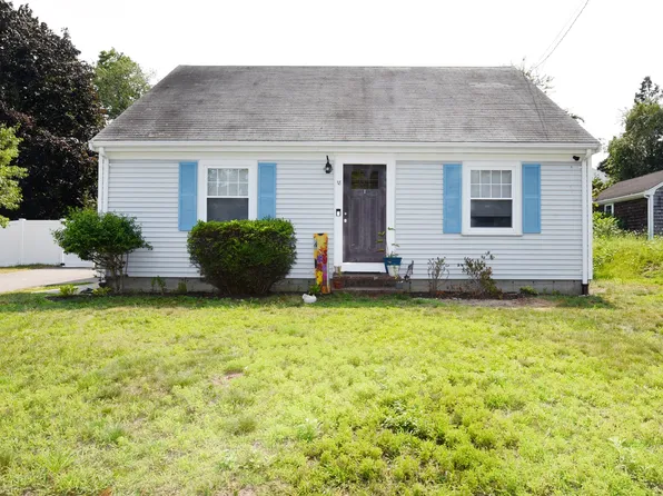 18 Gould Rd, Plymouth, MA 02360