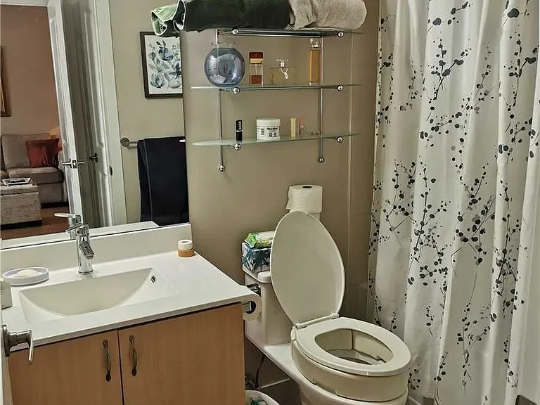 1235 Bayly St #512 — Photo 9