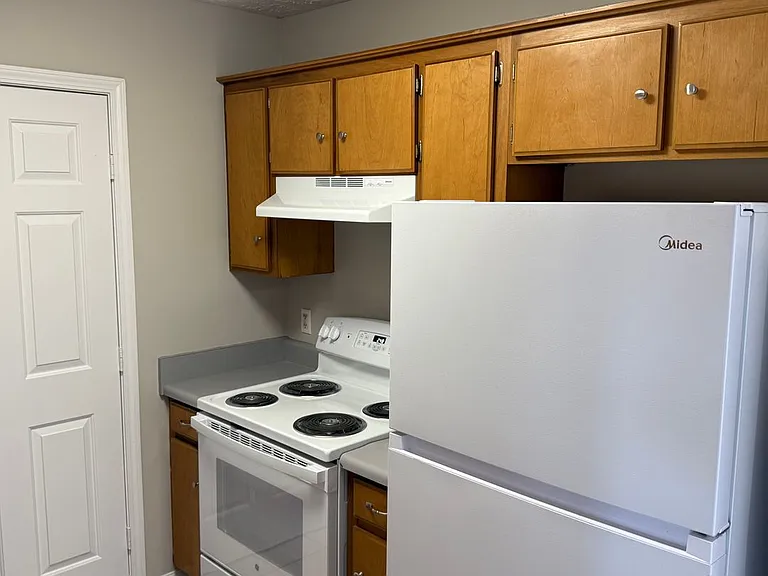 1551 Ridgemont Dr — Photo 21