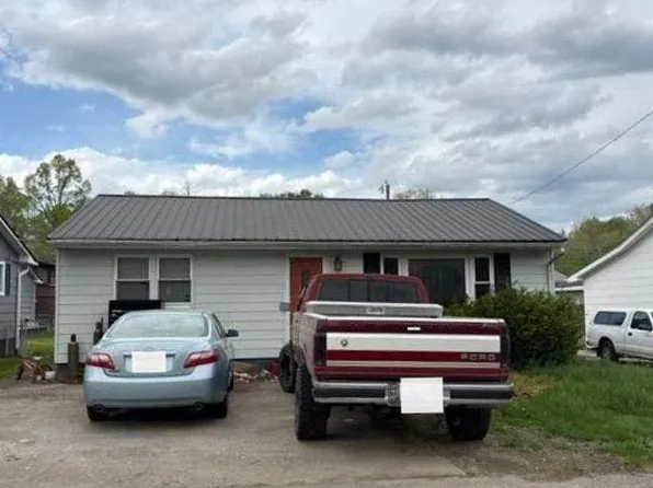 157 Blevins St, Ashland, KY 41102