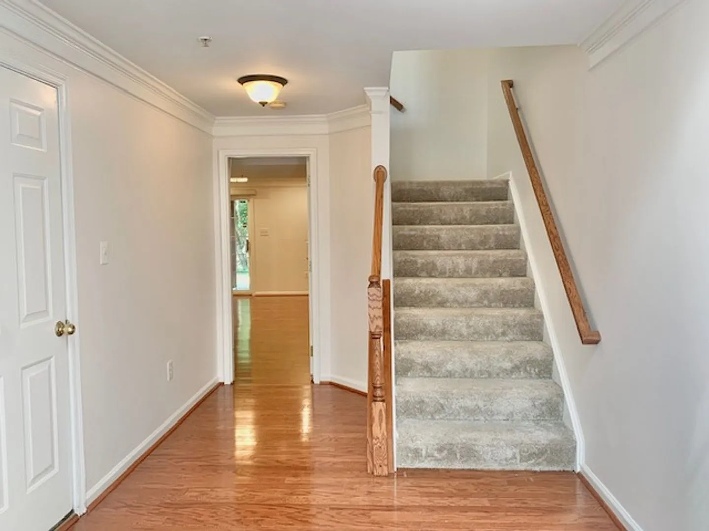 Beautiful 3 BR 2 FB, 2 HB with garage, deck, patio, come see! — Photo 4