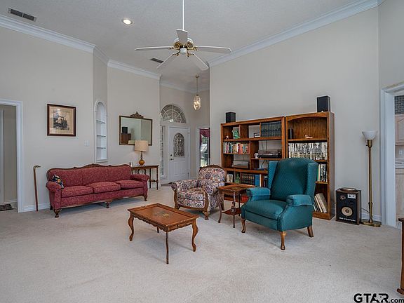 4th image of 385 Bunker Dr