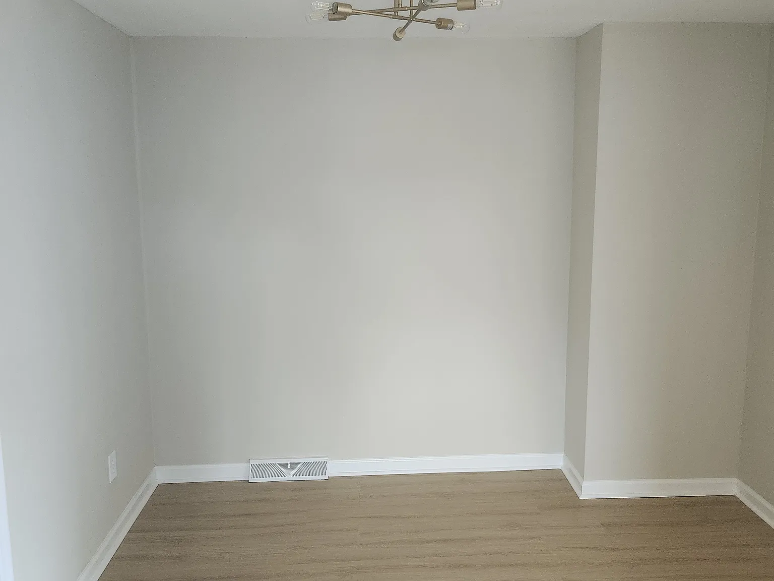 2 bed, 1000 sqft, $1,800 — Photo 1