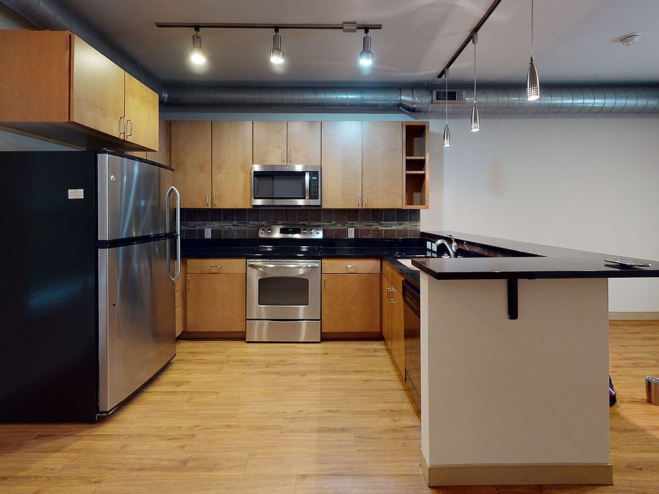 1st image of 1011 & 1015 4th St SE #103