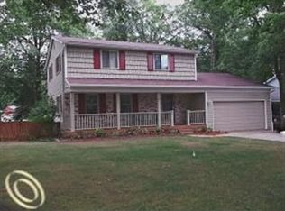 1122 18th St, Marysville, MI 48040