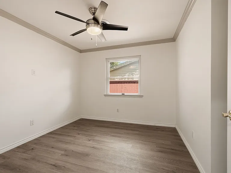 2417 Muret St — Photo 15