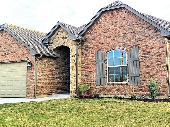 2nd image of 408 Hunters Glen Ct