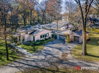 15521 W Rockland Rd, Libertyville, IL 60048