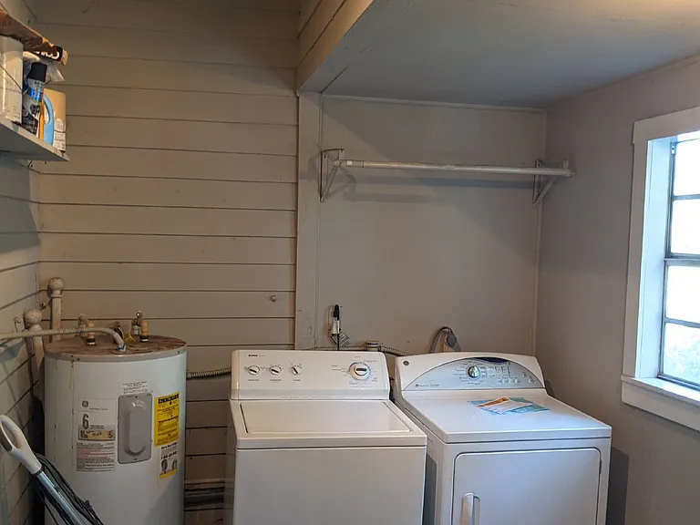 1211 Hollywood Ave — Photo 13