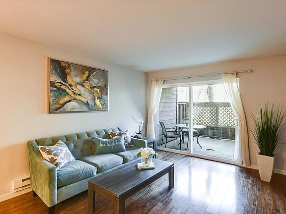 4th image of 894 Catkin Ct