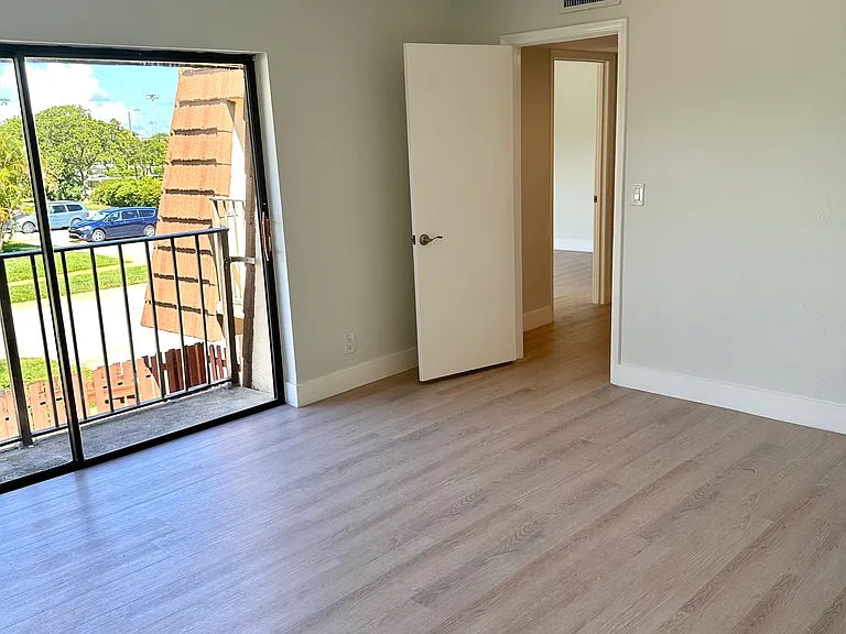2695 Albatross Rd N #100 — Photo 6