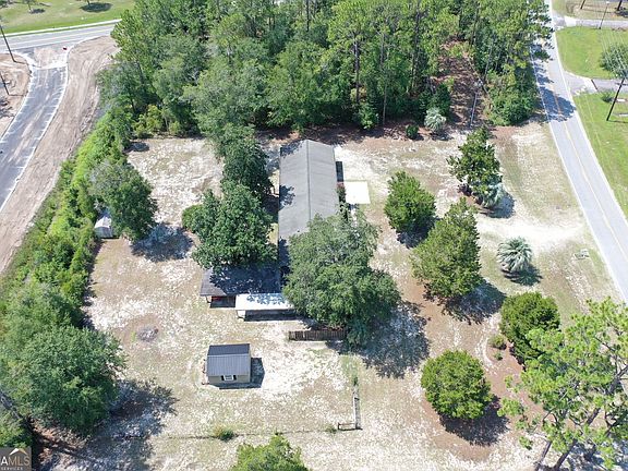2nd image of 2450 3rd St