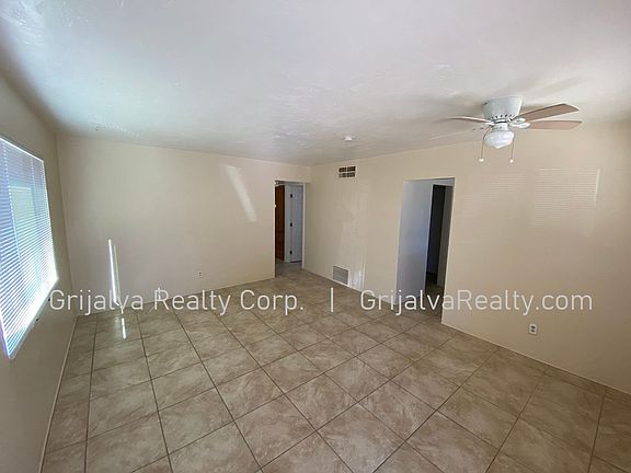 3rd image of 4633 E 17th St #4635
