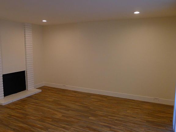3rd image of 2294 Woodside Ln Unit 6