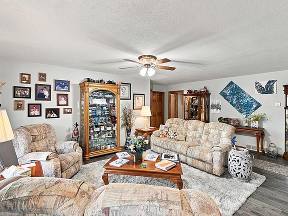 3rd image of 521 E Lightner Ave