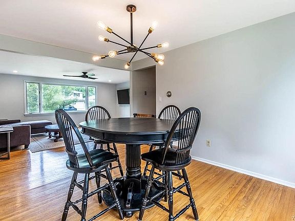 2nd image of 110 Fruitwood Ter