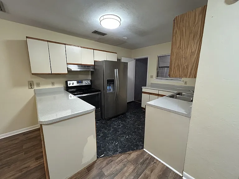 512 McKeithan St #3 — Photo 8