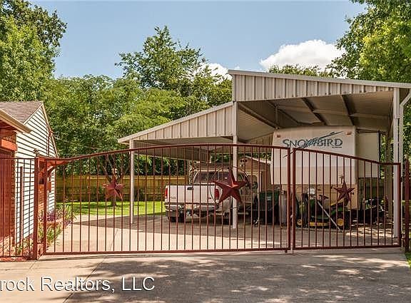 2nd image of 4925 Troy Ct