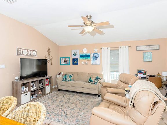 4th image of 857 W Oyster Dr
