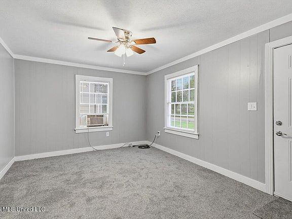 5th image of 153 Sewanee Dr