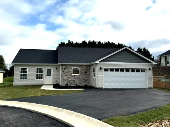 796 Chesley St, Radford, VA 24141