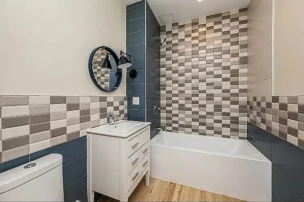 Rented by REQCENTER LLC | media 13