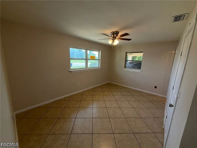 1101 Leeland Heights Blvd E — Photo 16