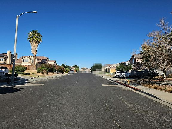 4th image of 13994 Rogers Ln