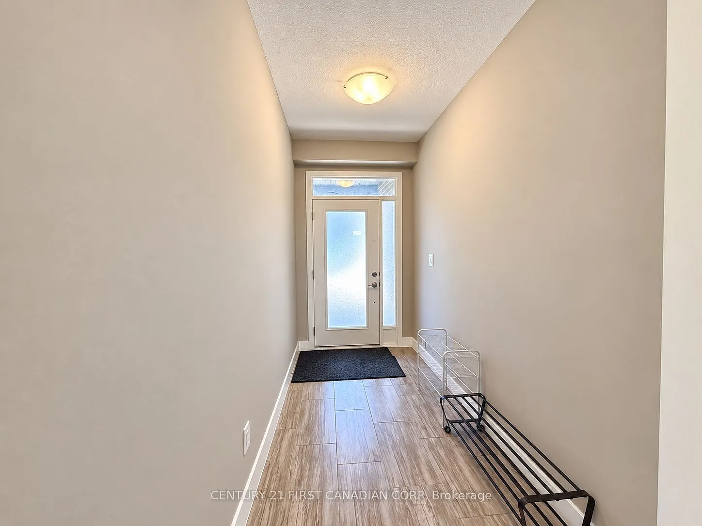 4 bed, $2,800 — Photo 2