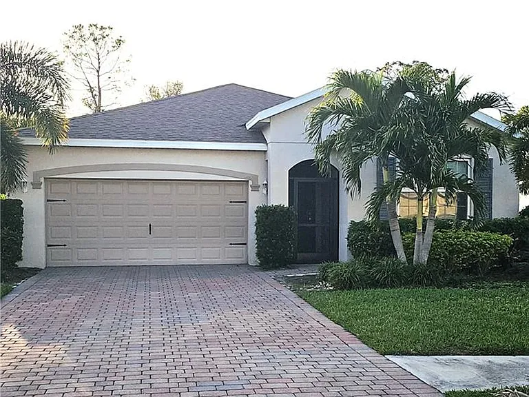 3141 Amadora Cir — Photo 2