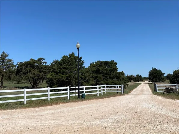 11 Rhett Rd W, Weatherford, OK 73096