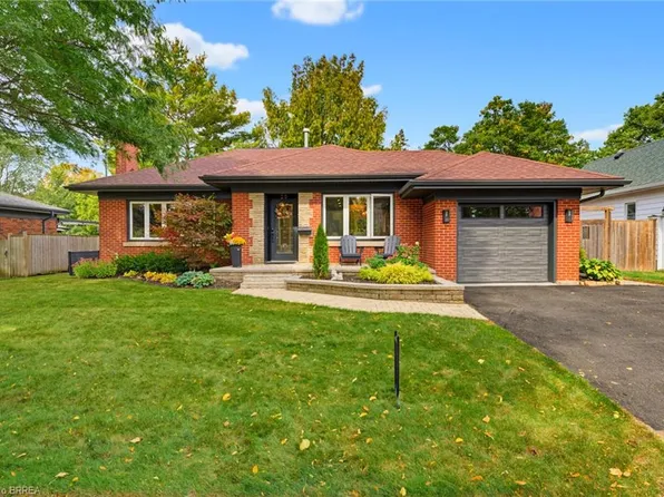 25 Elm St, Brantford, ON N3R 4T7