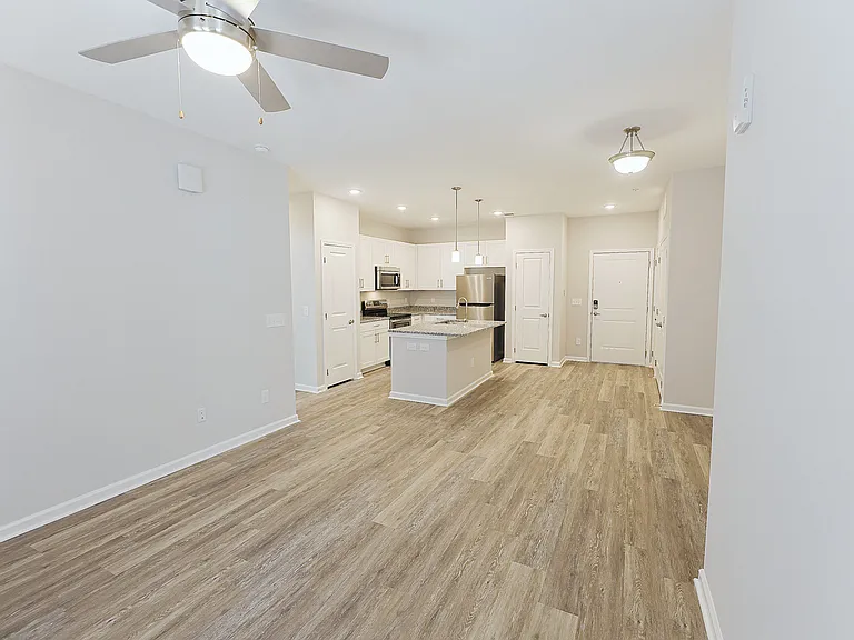 Grand Oaks Apartments — Photo 24