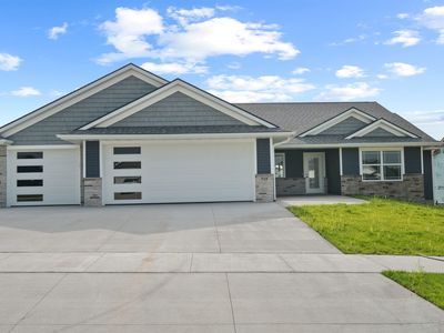 928 Red Oak St, Manchester, IA, 52057