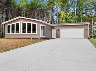 612 Allied Ct, Oconto, WI 54153
