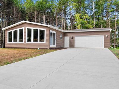 612 Allied Ct, Oconto, WI, 54153