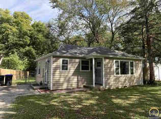 2404 SW Plass Ave, Topeka, KS 66611