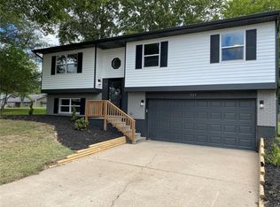 527 Prairie Ct, Troy, IL
