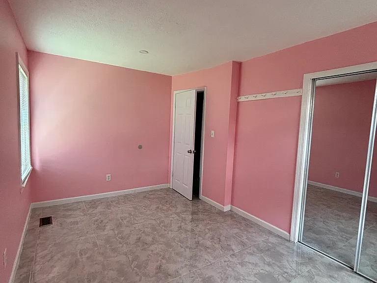 1911 Crimson Dr — Photo 7