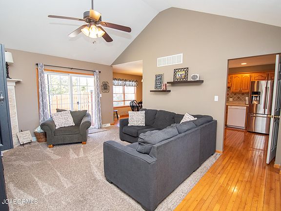 3rd image of 905 Sardonyx Dr