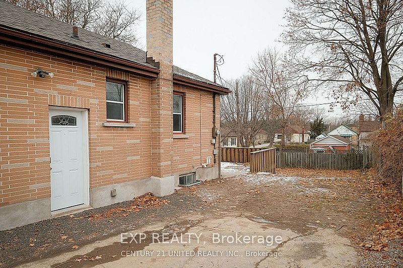 Peterborough House for rent - 5 Bedrooms — photo 35