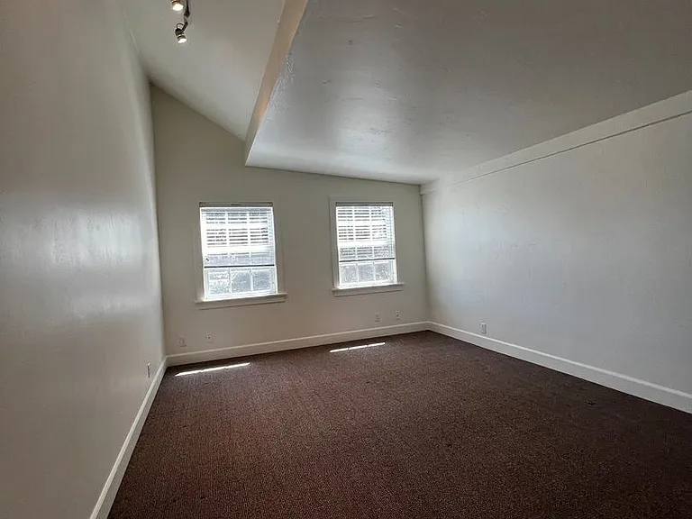 1430 Pine St — Photo 17