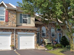 555 Broxton Ct, Harleysville, PA 19438